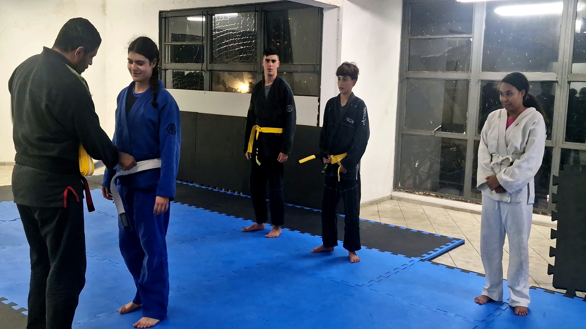 Turma de Jiu-Jitsu BH no tatame em Santo Agostinho